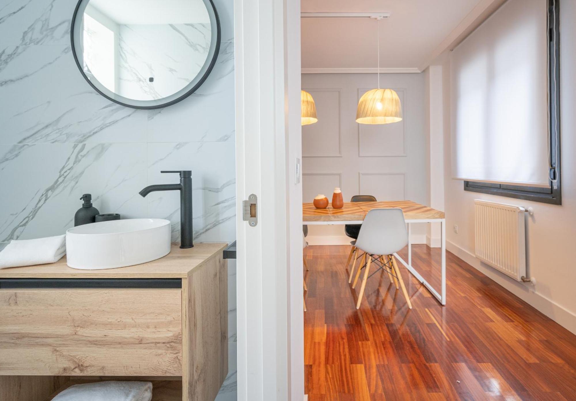 Apartamento Helloasturias Oviedo, Un Espacio Luminoso Y Moderno En El Corazon De La Ciudad *